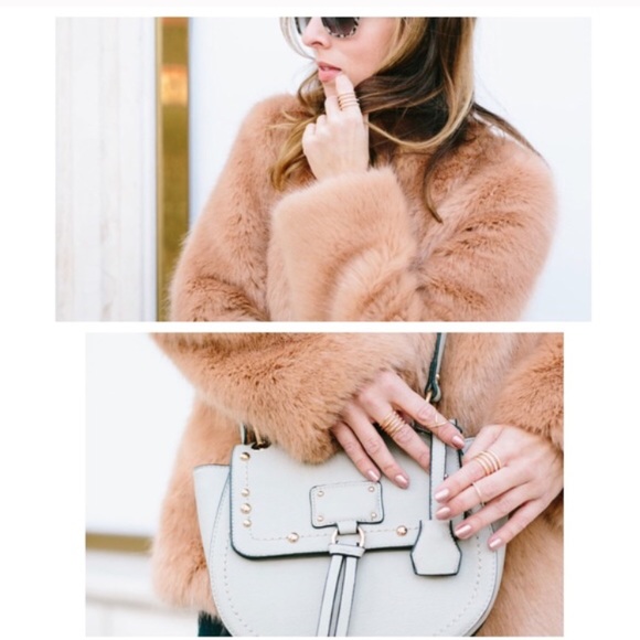 ANN TAYLOR • HOST PICK | GORGEOUS Soft Pink Ann Taylor Faux Fur Coat - Picture 4 of 9